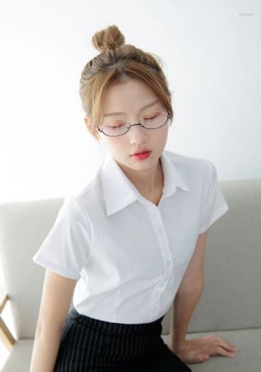 三级女艳鬼在线_4K电影全集观看